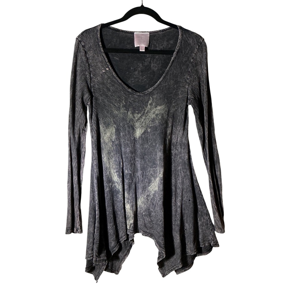 Romeo & Juliet Couture Lagenlook Witchy Womens Acid Wash Long Sharkbite Top‎ S